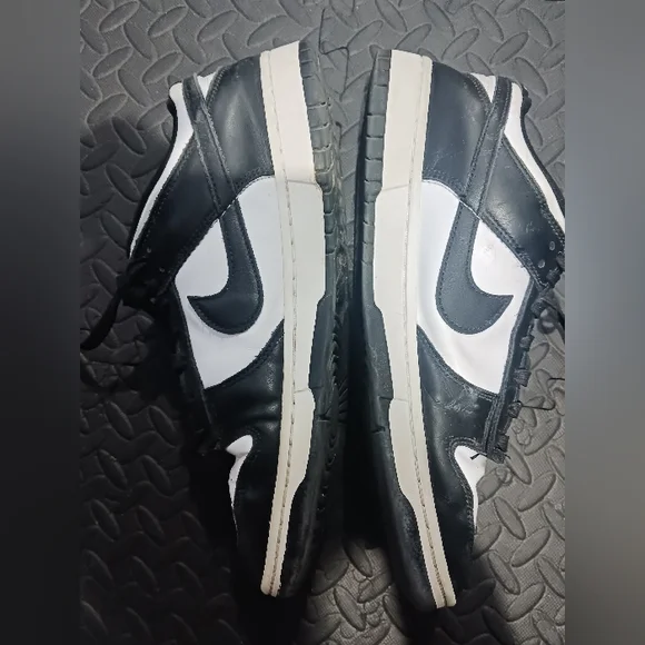 Nike Dunk Panda Men Sneakers - Picture 6 of 16